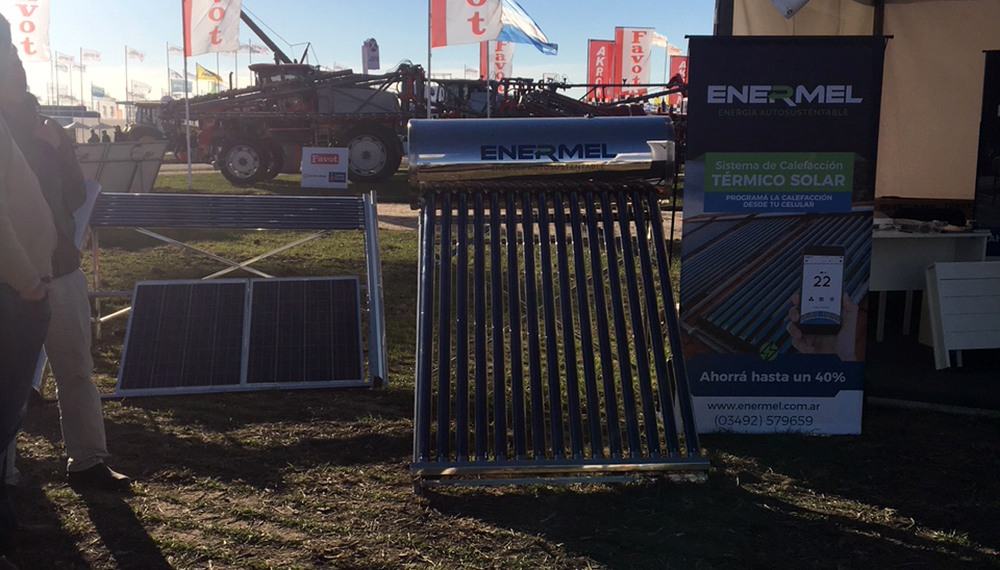 Calefones solares, biodigestores y generadores de biodiesel en un stand de Santa Fe en AgroActiva 3 IMG 0131 1
