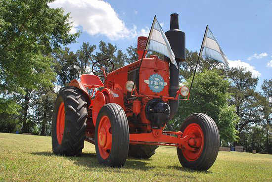 Día de la Agricultura Nacional: el recuerdo de Pampa, el primer tractor argentino 1 tractor pampa ano 1950
