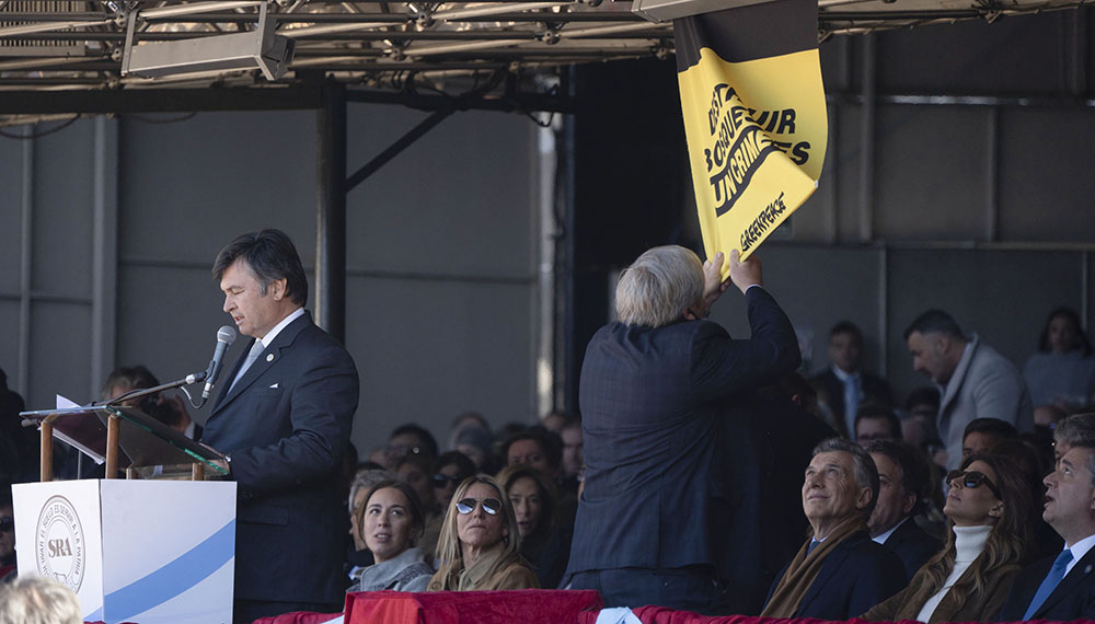 La intervención de Greenpeace en la inauguración de la Exposición Rural 3 GPA RuralDesmontes 01