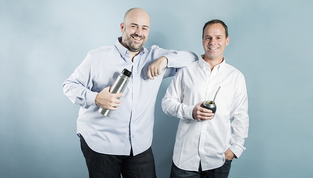En Argentina ya se fabrica la primera hamburguesa "plant based" de una firma nativa digital 1 Frizata Founders Adolfo Rouillon y Jose Robledo