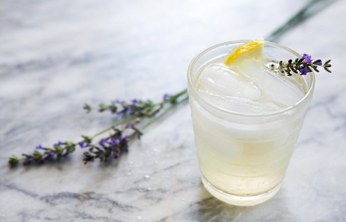Agua de pepino, lima y lavanda Agua de pepino, lima y lavanda