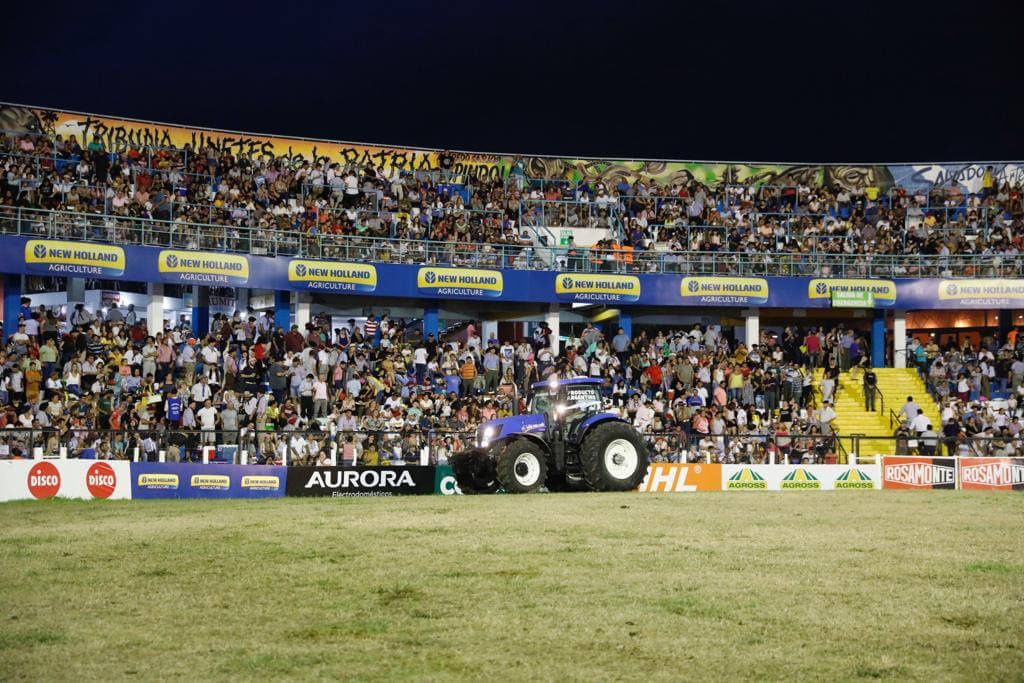 Tractor new holland en jesús maría