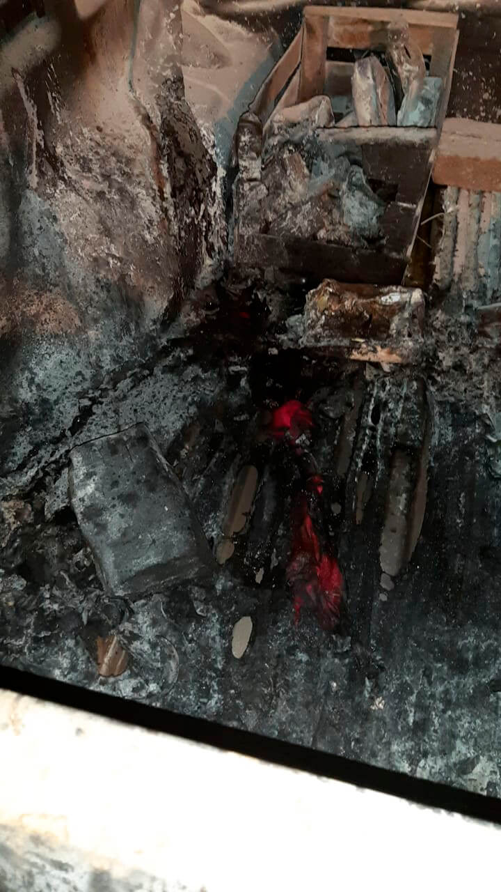 Arrojaron una bomba molotov a la camioneta de un dirigente rural: "Es un mensaje mafioso" 2 monin camioneta infocampo2