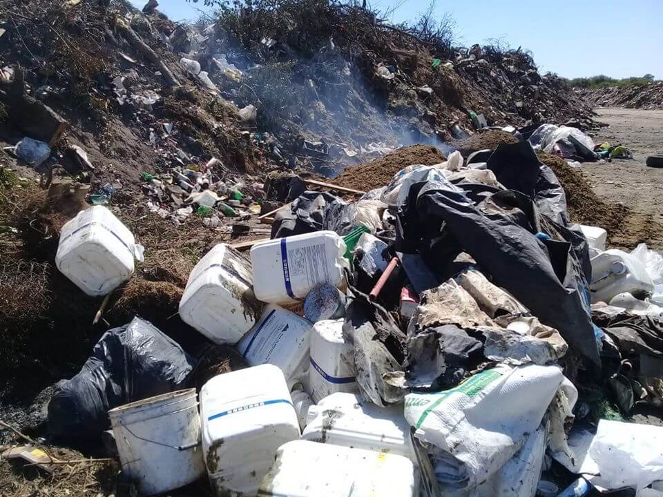Encuentran un "cementerio de bidones de agroquímicos" en La Pampa 1 1 1