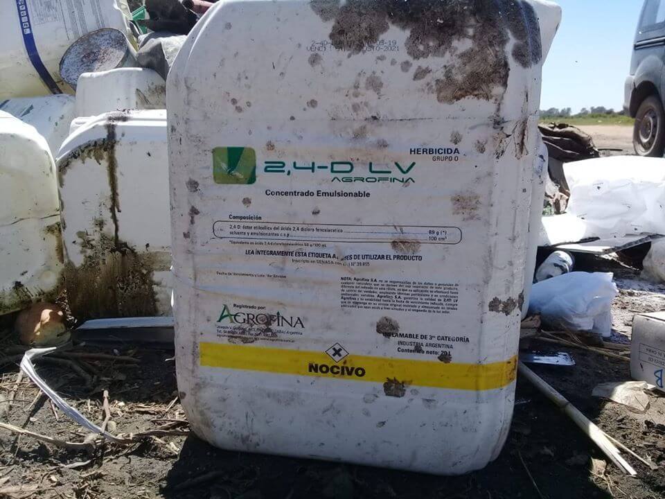 Encuentran un "cementerio de bidones de agroquímicos" en La Pampa 2 2 2