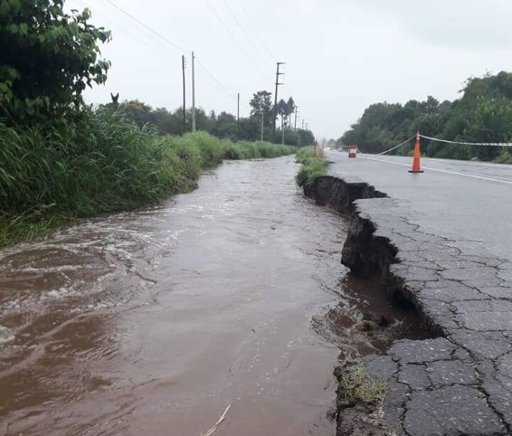 Las imágenes de las inundaciones en Tucumán tras las lluvias del fin de semana 4 Ruta cortada por el agua