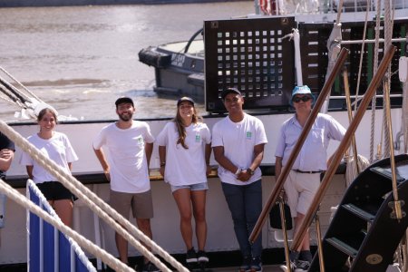 estudiantes de la fauba en la fragata sagres