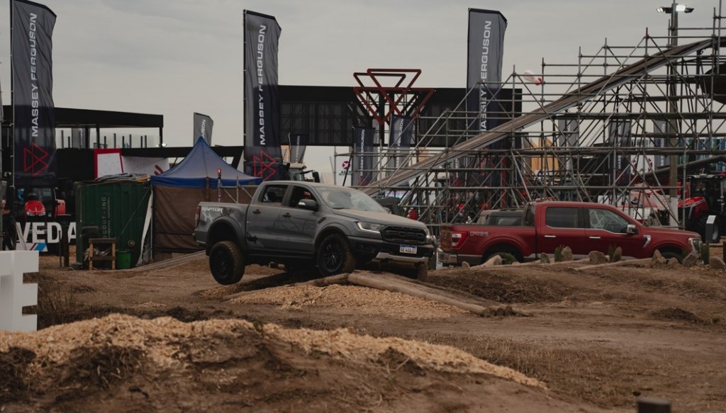 ford agroactiva pista