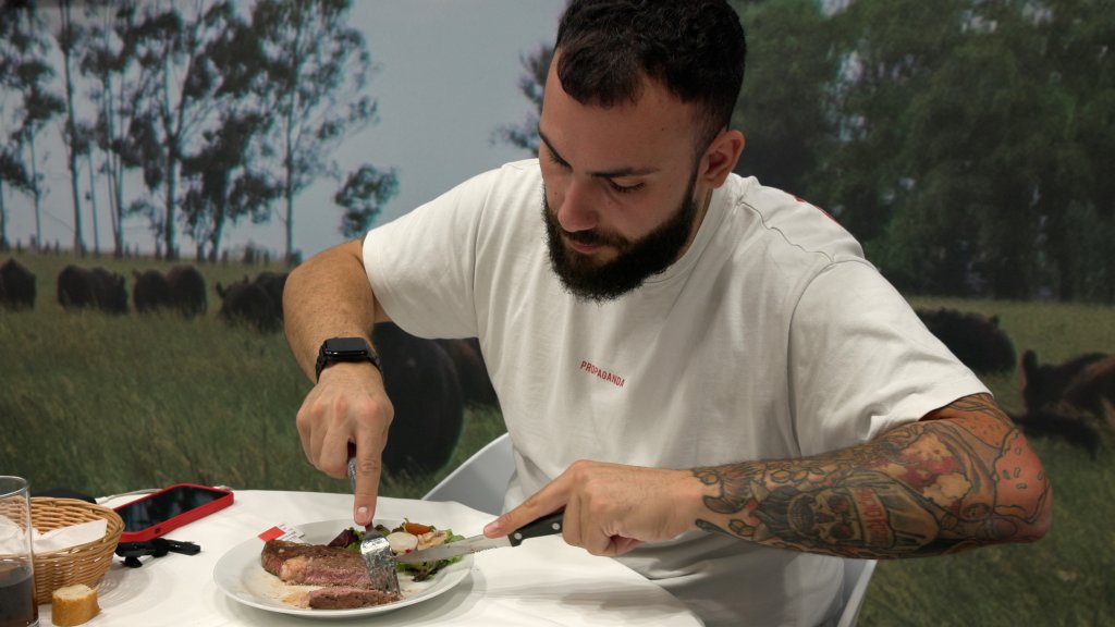 Influencers europeos viralizan la carne argentina: "Vinimos a descubrir por qué es la mejor del mundo" 2 @matteodicola ok