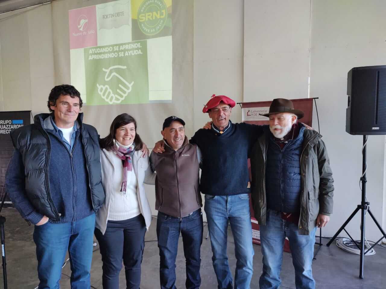 Grupo de Vetes Ayudando se aprende02
