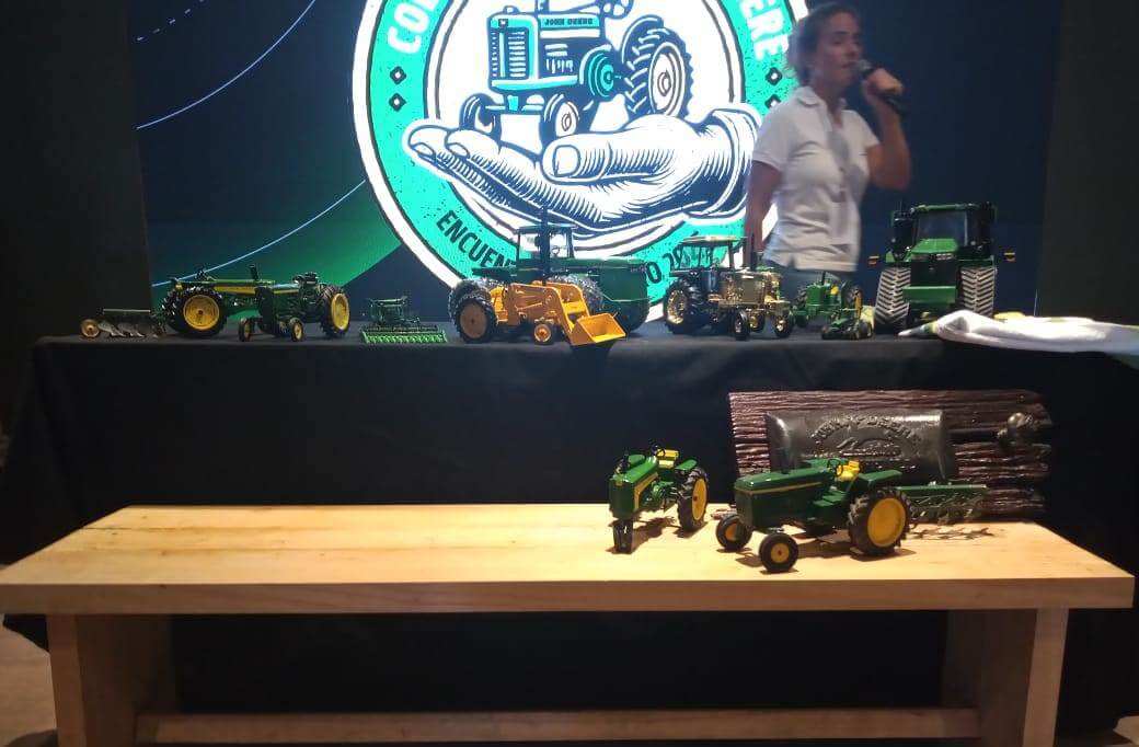 La historia de la maquinaria agrícola, en miniatura: los coleccionistas que sorprendieron en Expoagro 1 WhatsApp Image 2025 03 14 at 12.07.30