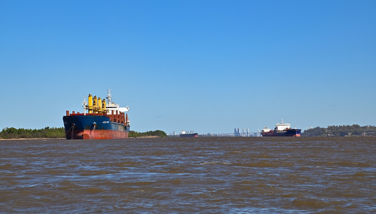 barco buque hidrovia
