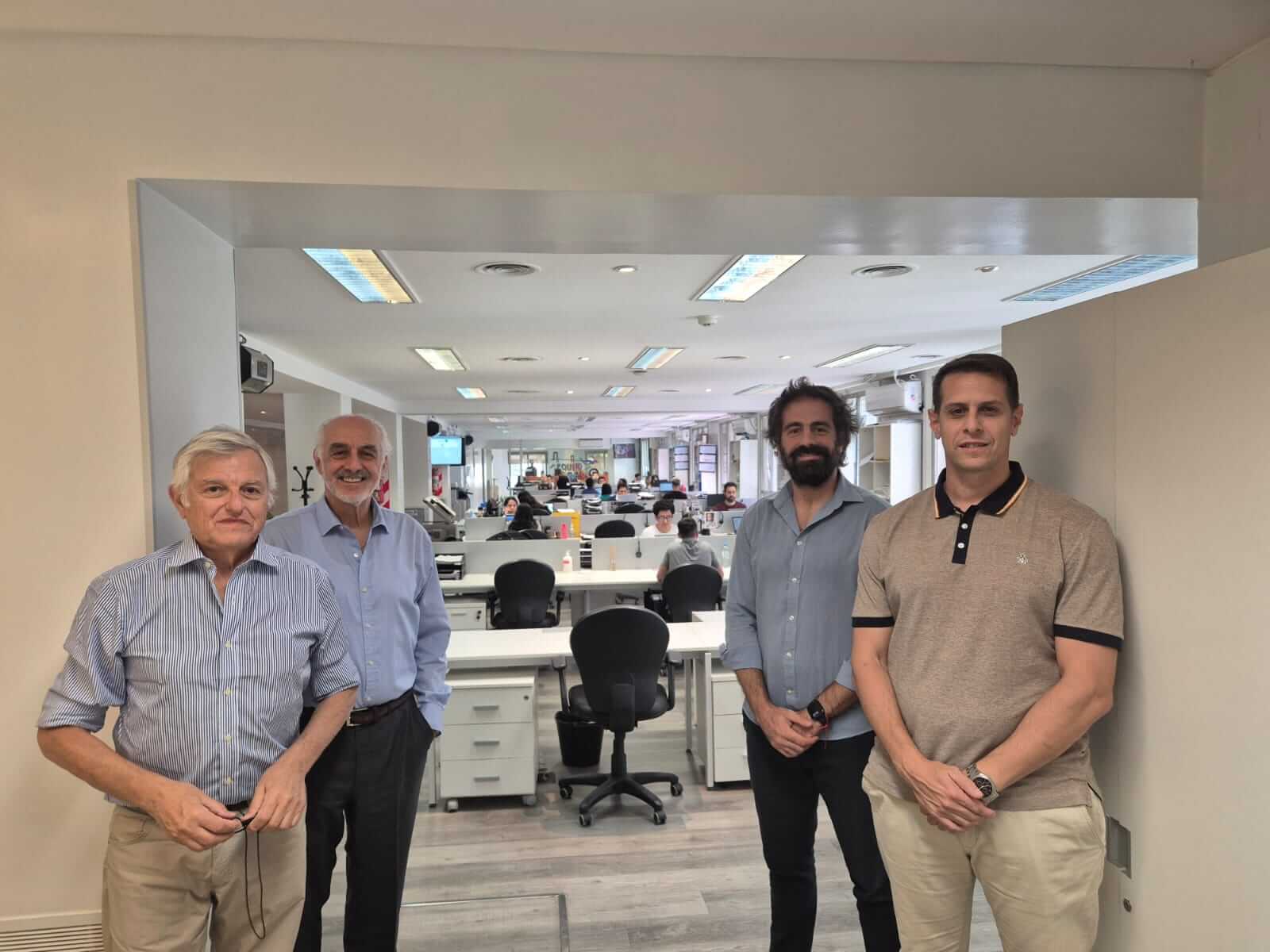 “La logística es una película”: una empresa de servicios de exportación para el agro repasó 70 años de trayectoria 7 Vaclog1.jpg
